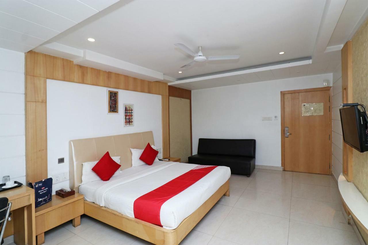 Oyo 5843 Hotel Yash Inn Mirzāpur 外观 照片