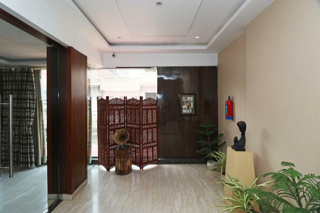 Oyo 5843 Hotel Yash Inn Mirzāpur 外观 照片