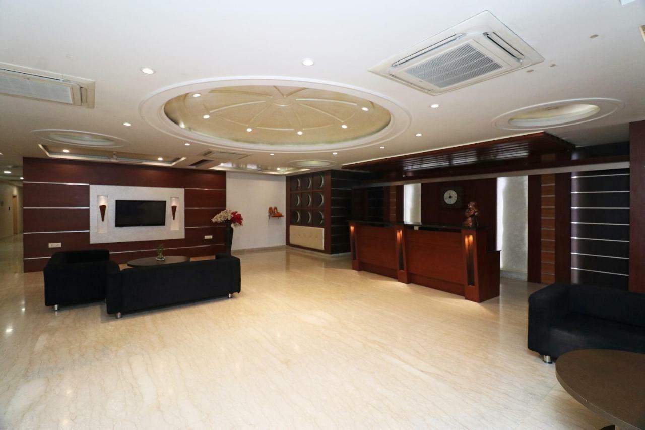 Oyo 5843 Hotel Yash Inn Mirzāpur 外观 照片